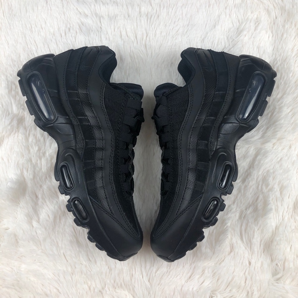 Nike Air Max 95 Triple Black Women’s size 8.5